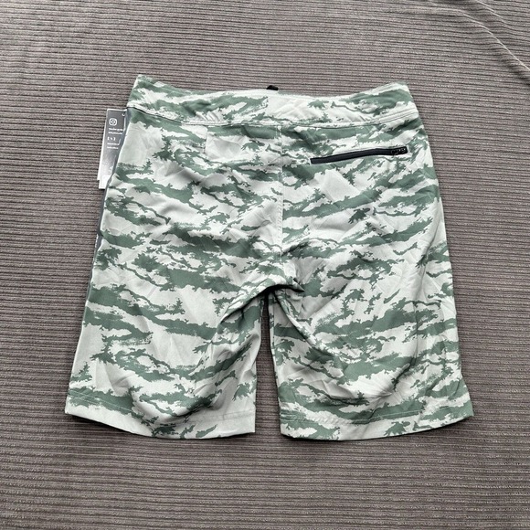 Michael Strahan Hybrid Board Shorts Men 30 Camo Polyester Beach Outdoors Weekend - Picture 2 of 9